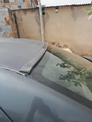 Universal Wind Glass Back Lip Spoiler