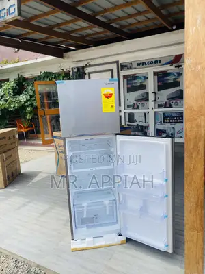 Well Design Samsung RT 31 Top Freezer Electric Fridge.