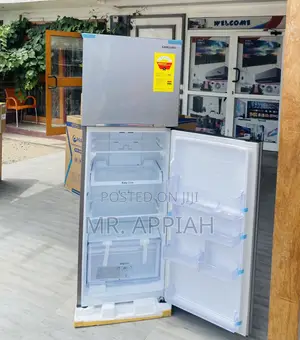 Elegant Design Samsung RT 31 Top Freezer Electric Fridge