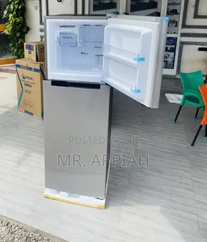 Affordable Samsung RT-31 Top Mount Freezer Fridge.