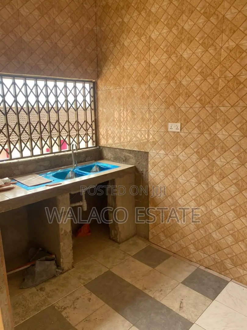 1bdrm Apartment in Walako Estate, Lapaz for rent