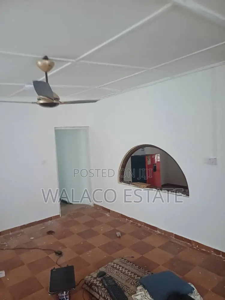 3bdrm House in Walako Estate, Tesano for rent