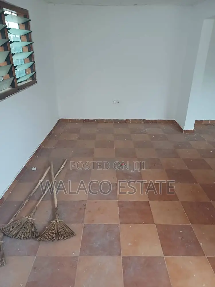 3bdrm House in Walako Estate, Tesano for rent