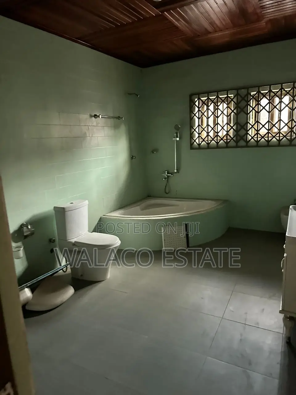 7bdrm Mansion in Walako Estate, Spintex for rent