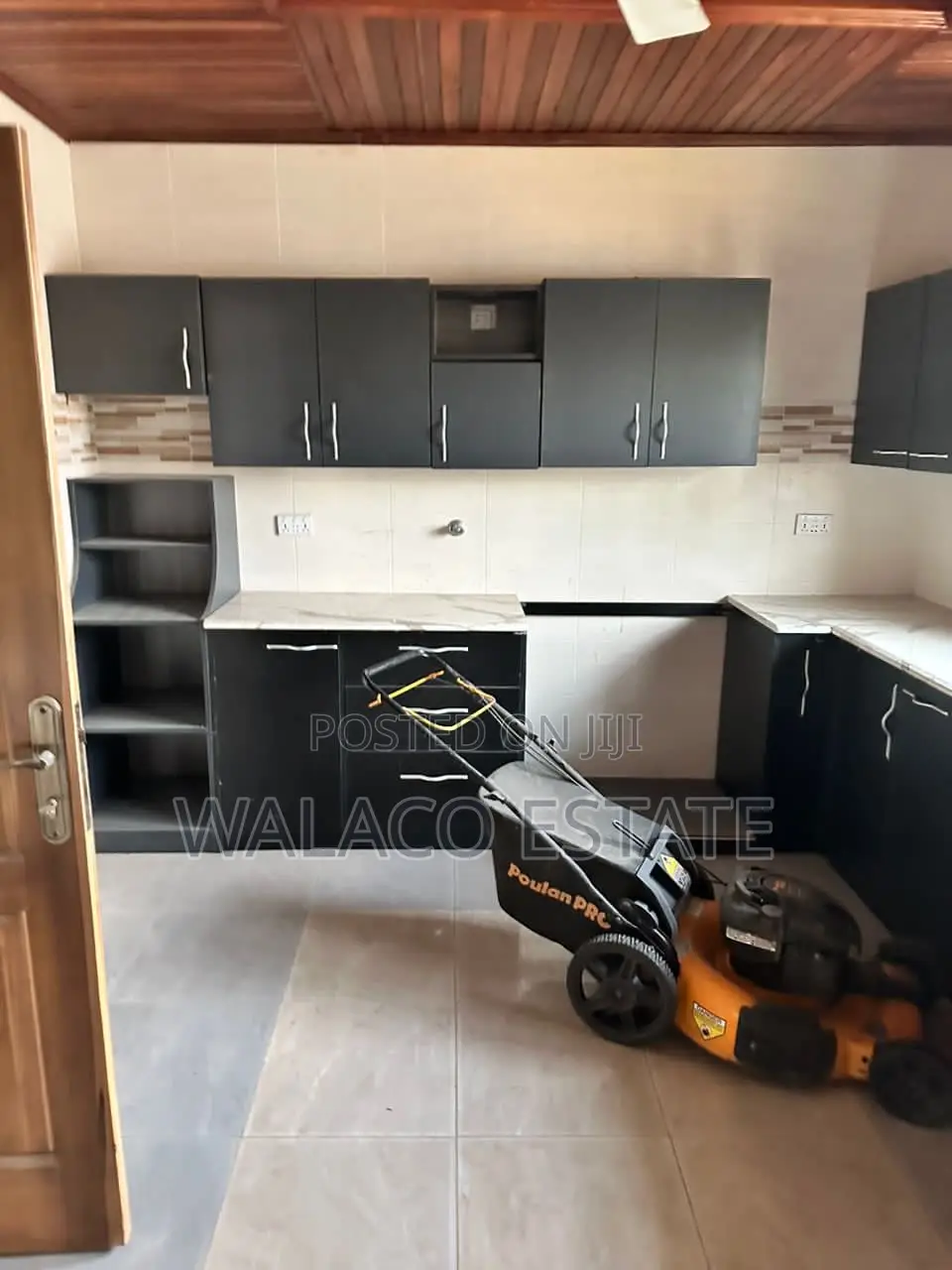 7bdrm Mansion in Walako Estate, Spintex for rent