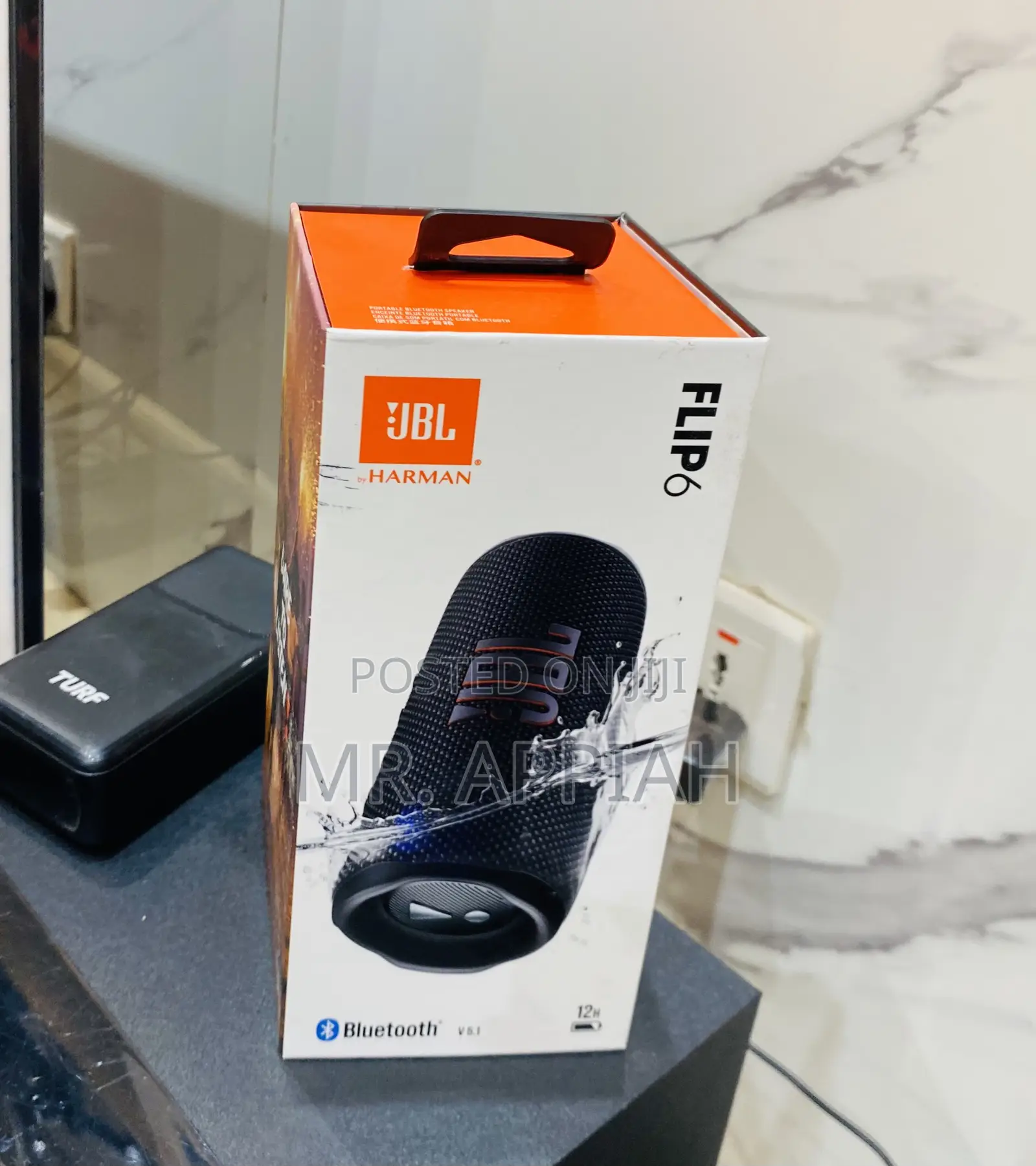 Elegantly Designed JBL Portable Flip 6 Bluetooth Speaker.
