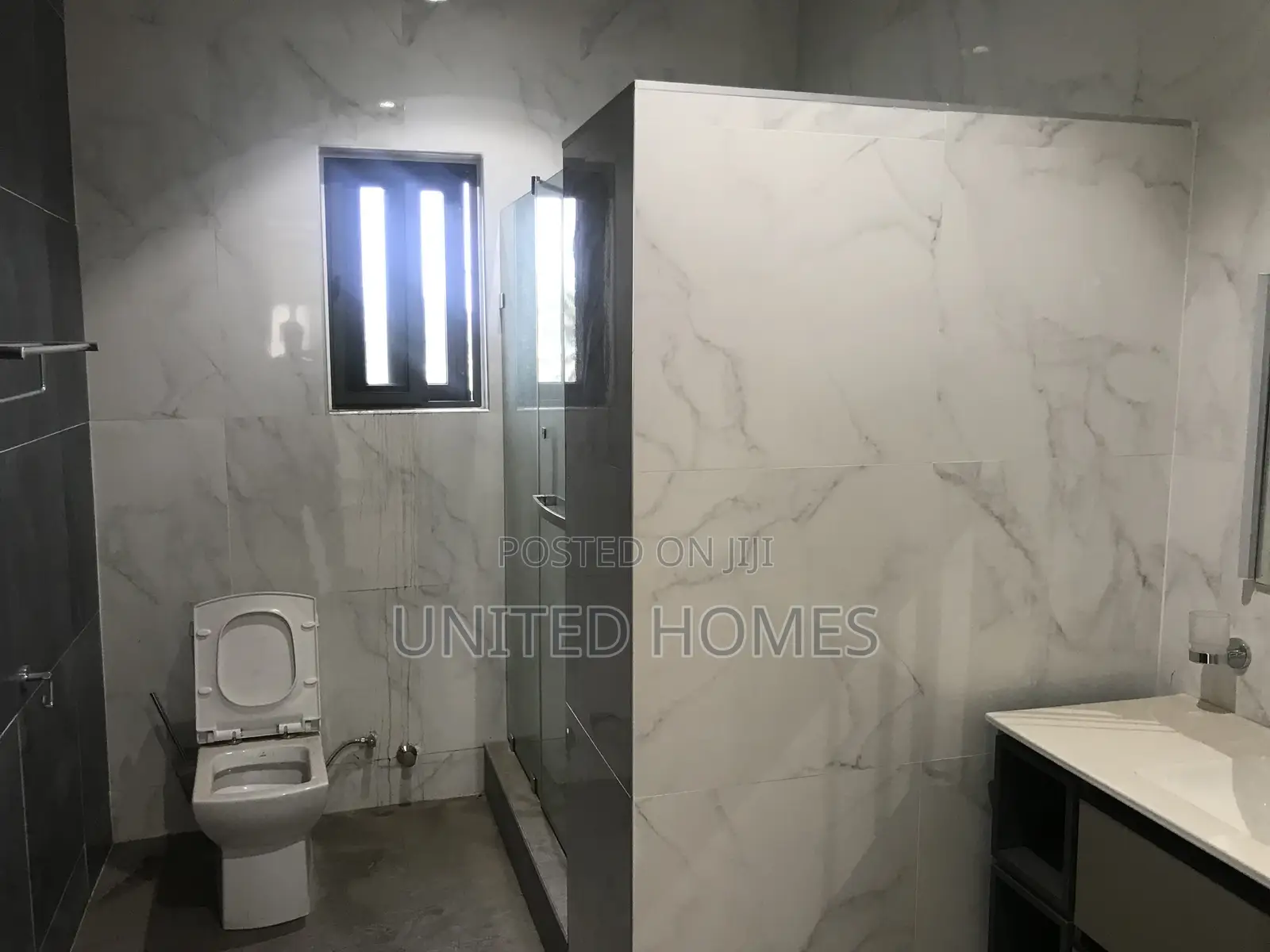 4bdrm House in Dzorwulu for rent