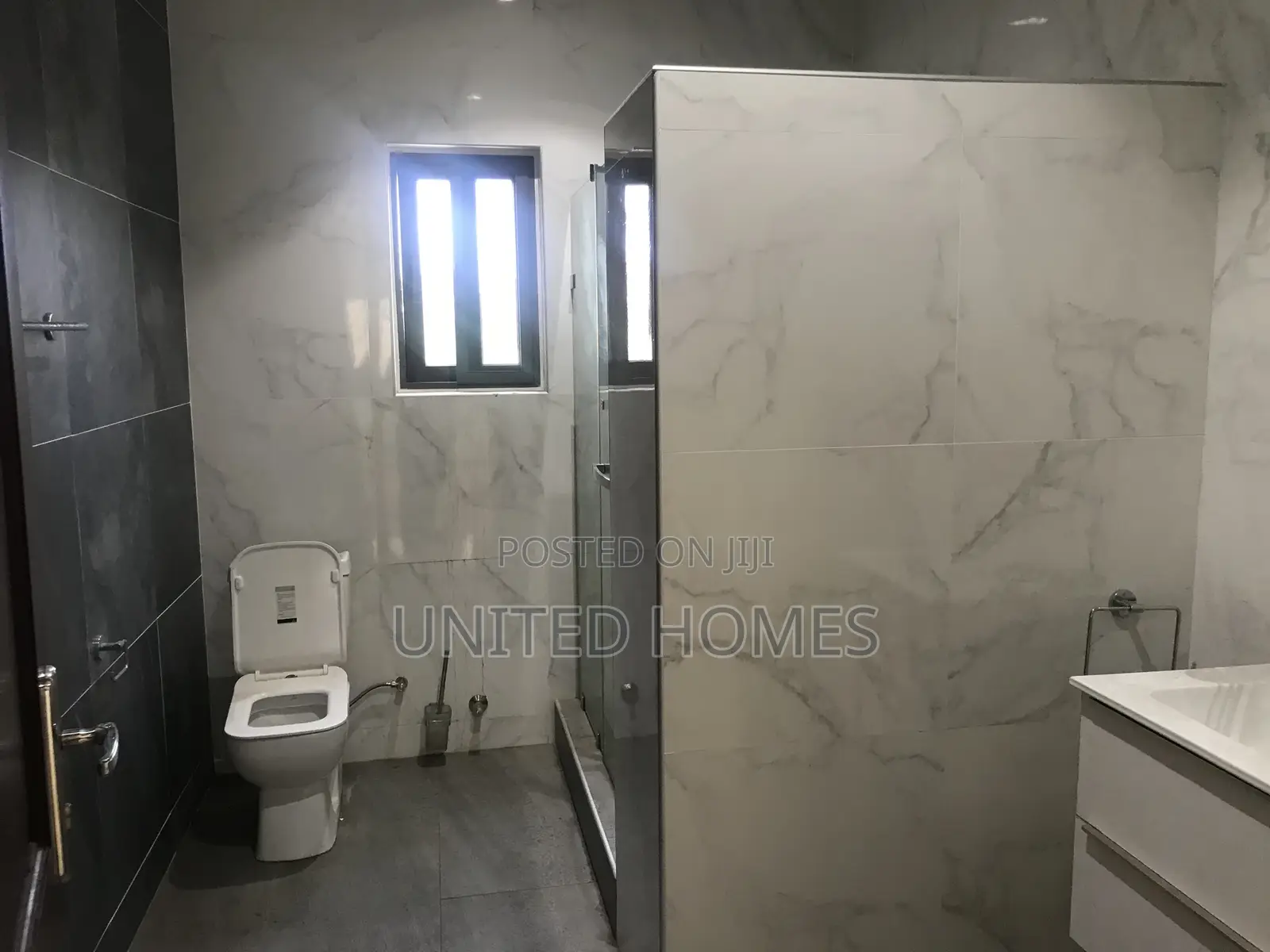 4bdrm House in Dzorwulu for rent
