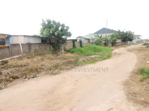 2.5 Ares of Land@Lakeside