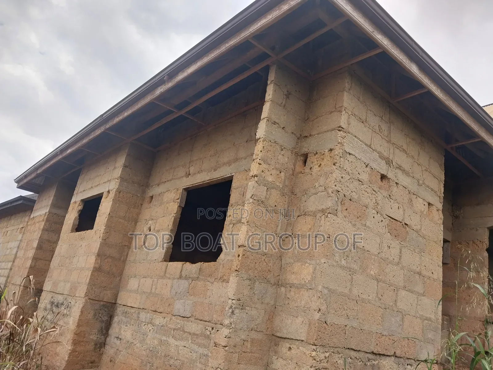 5bdrm House in Santasi Apire Top, Kumasi Metropolitan for sale