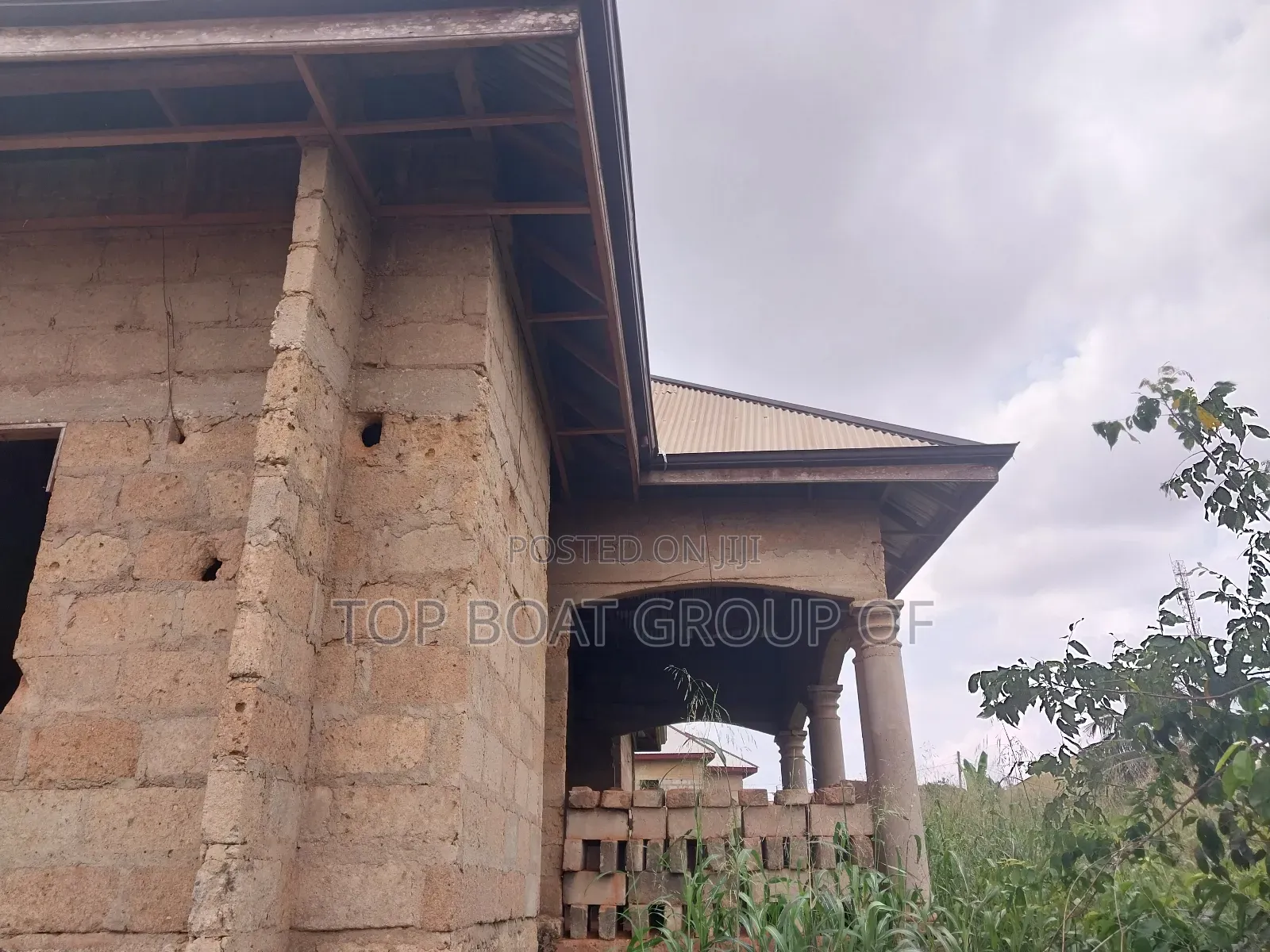 5bdrm House in Santasi Apire Top, Kumasi Metropolitan for sale