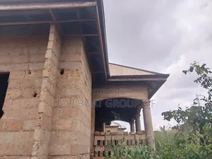 5bdrm House in Santasi Apire Top, Kumasi Metropolitan for sale
