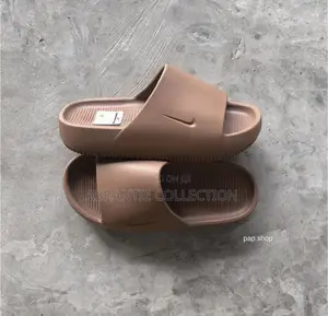 Nike Calm Slides
