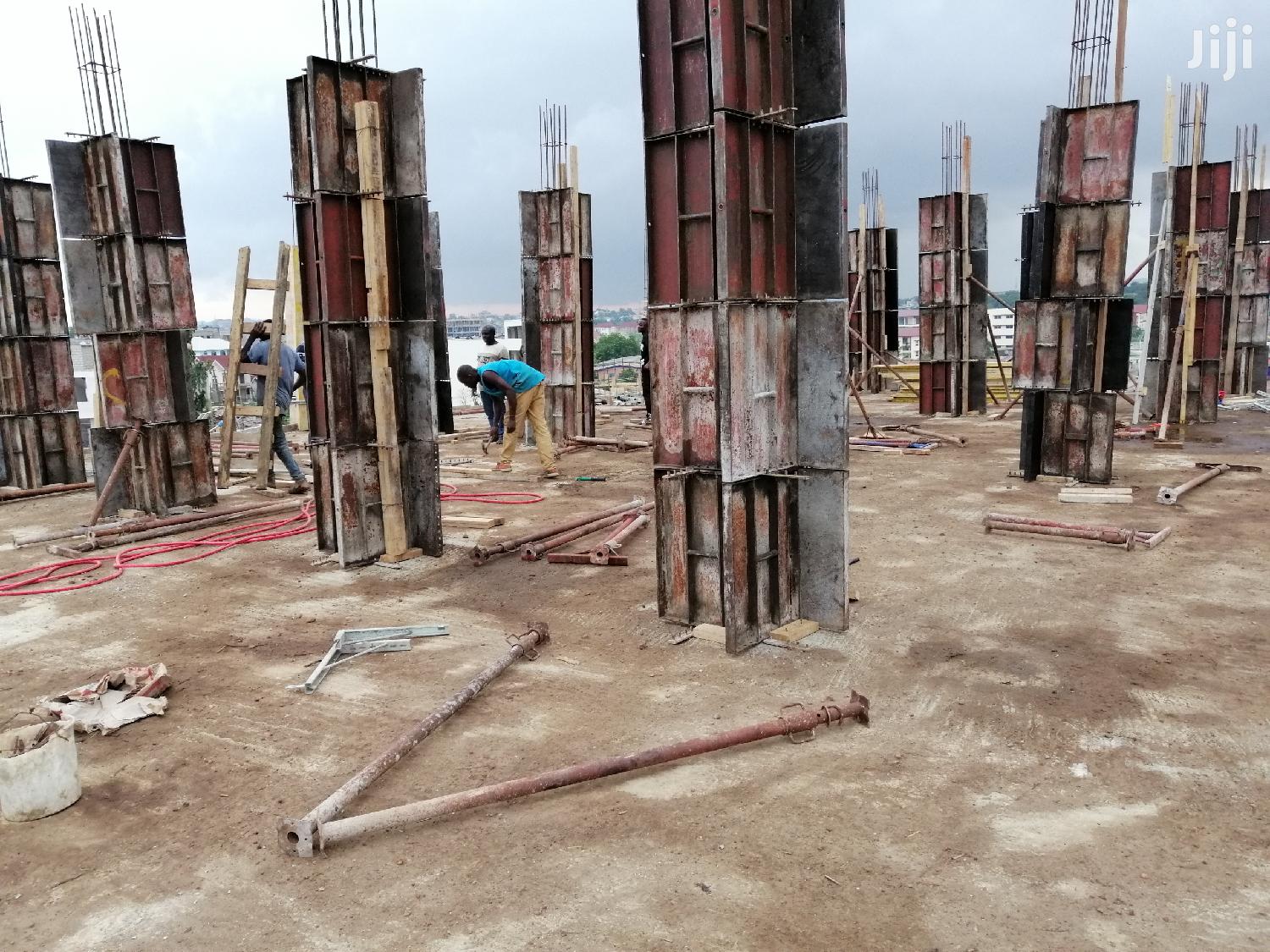 Pillar/Pillars /Formwork/Scaffold /Iron Rod/Rod in Awutu Senya East