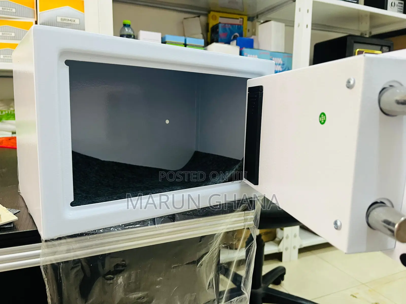 Money Safe Locker Box 20e (20l) Digital + Key - White Color