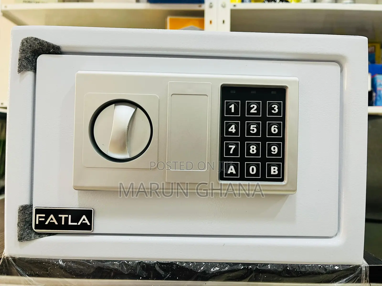 Money Safe Locker Box 20e (20l) Digital + Key - White Color