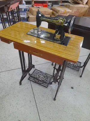 Brandnew Butterfly Foot/ Threadle Machine