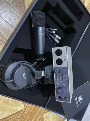 Universal Audio Volt 2 Studio Recording Bundle