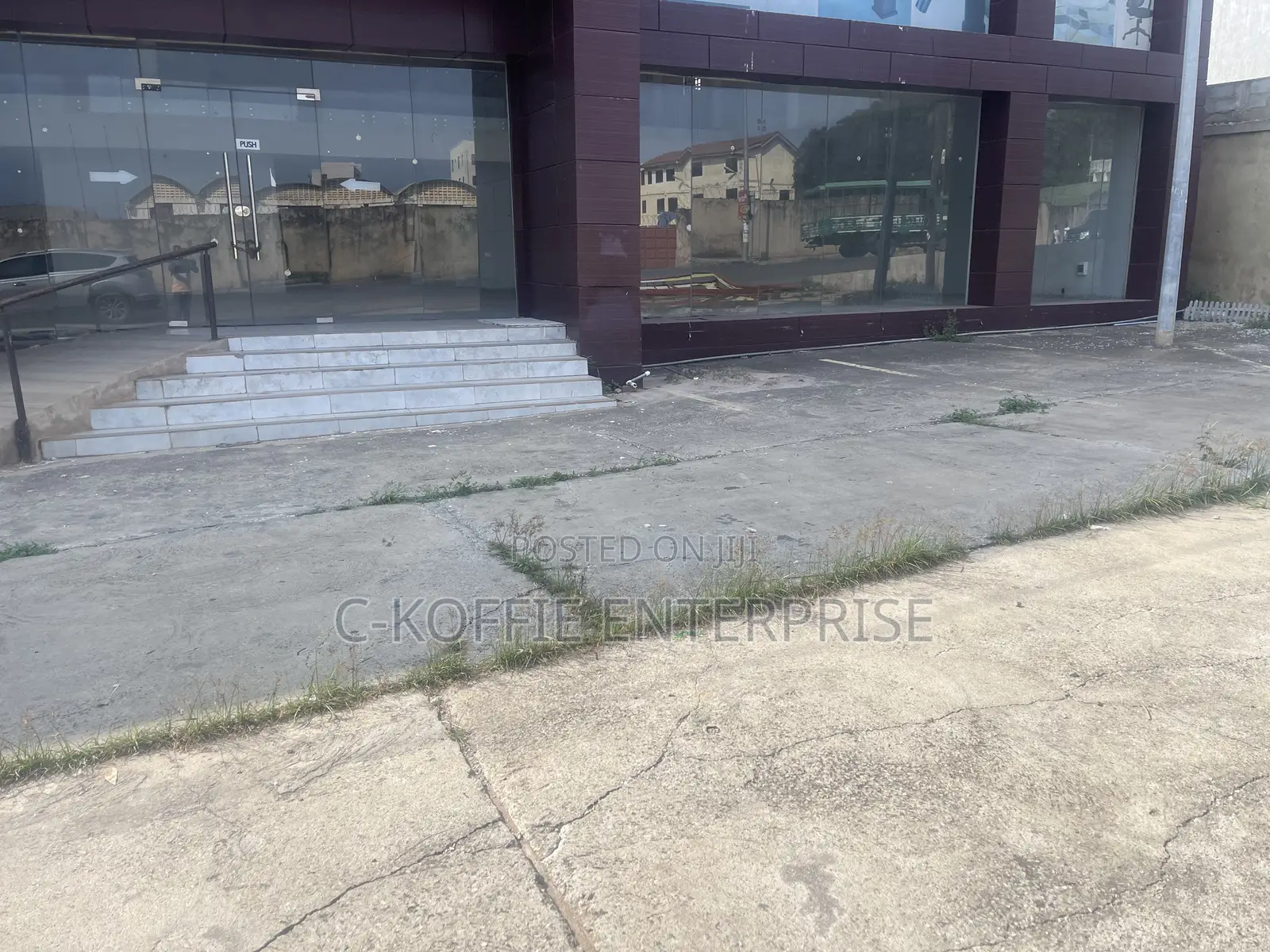 Showroom and Warehouse at Spintex