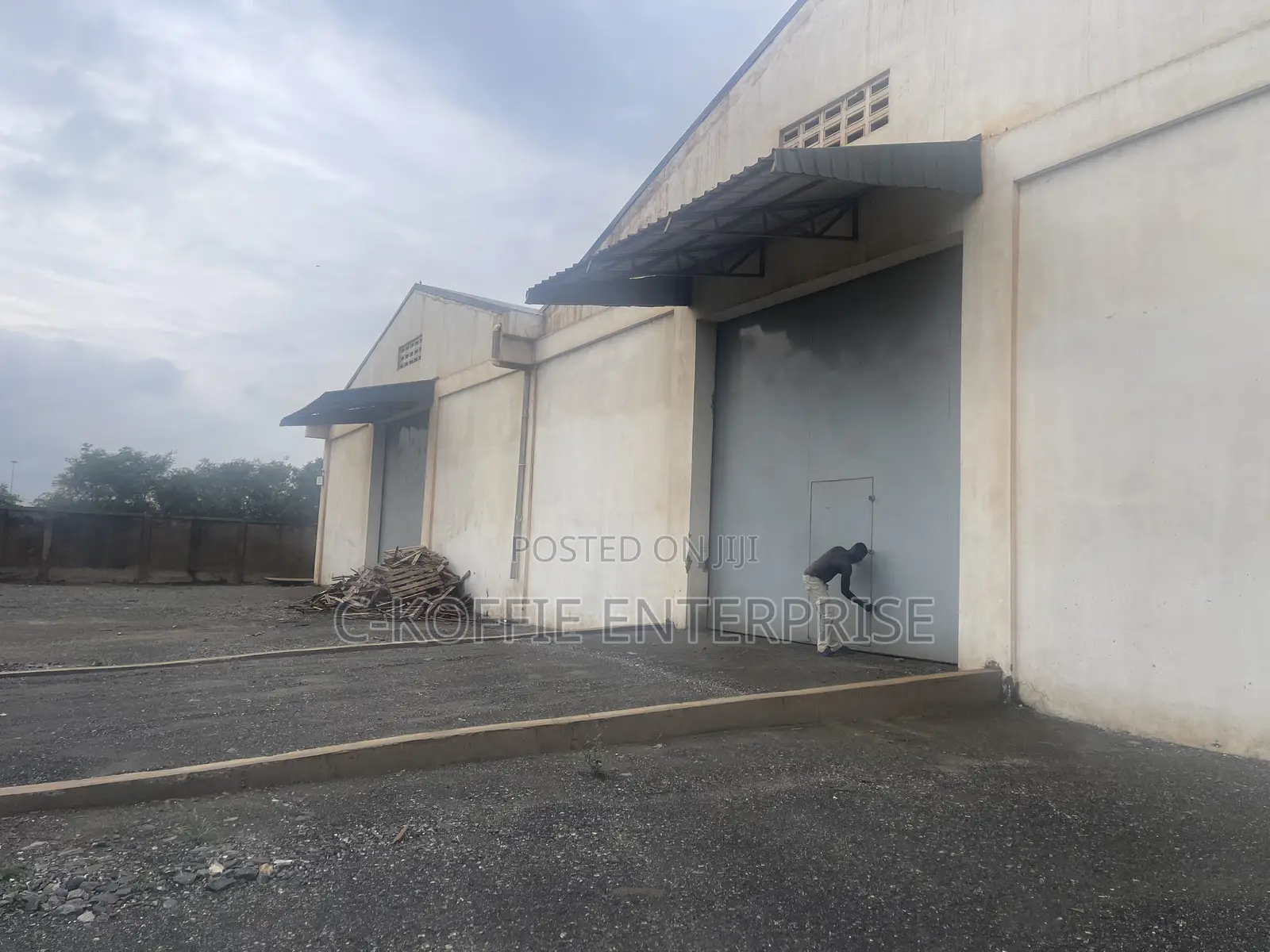 2000sqm Warehouse at Tema for Rent