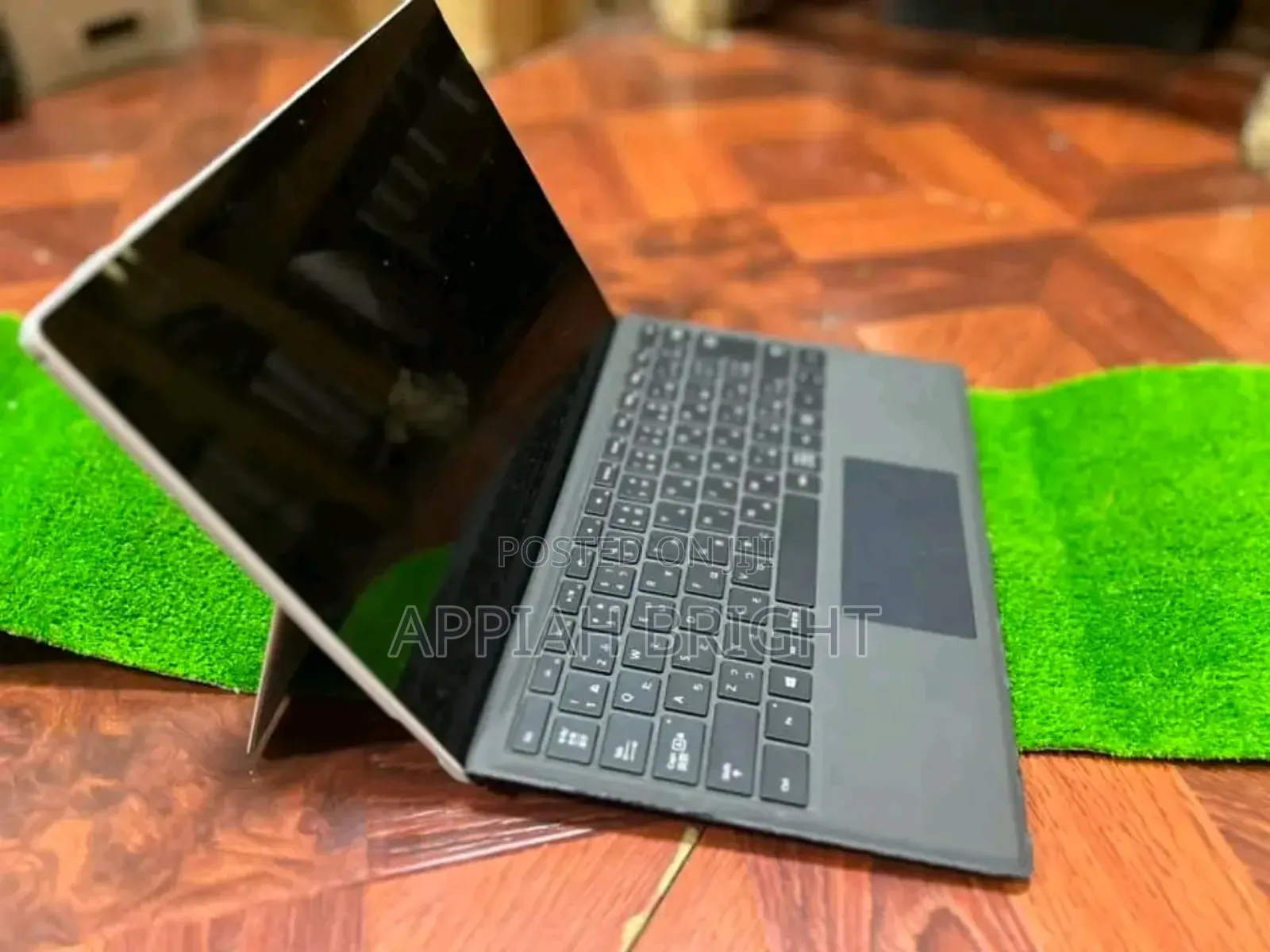 Laptop Microsoft Surface 3 4GB Intel Core i3 SSD 60GB