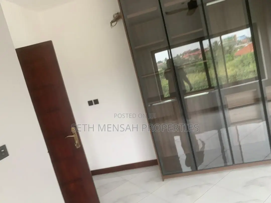 3bdrm House in Skm, Achimota for sale