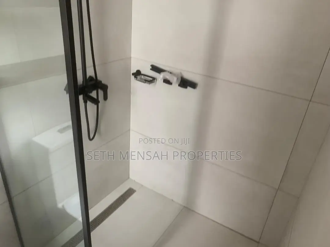 3bdrm House in Skm, Achimota for sale