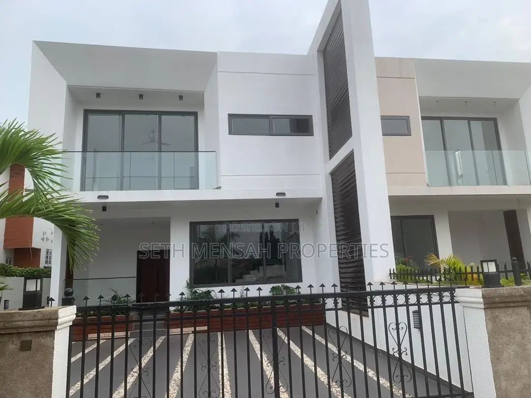 3bdrm House in Skm, Achimota for sale