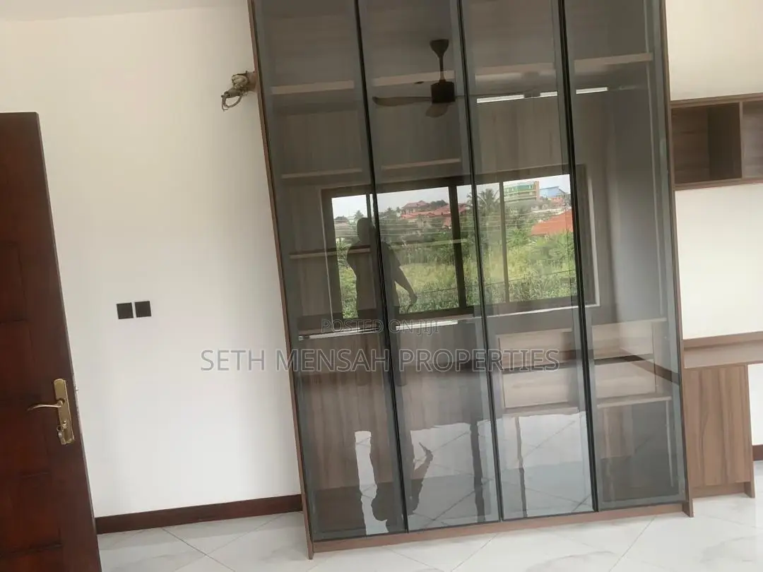 3bdrm House in Skm, Achimota for sale