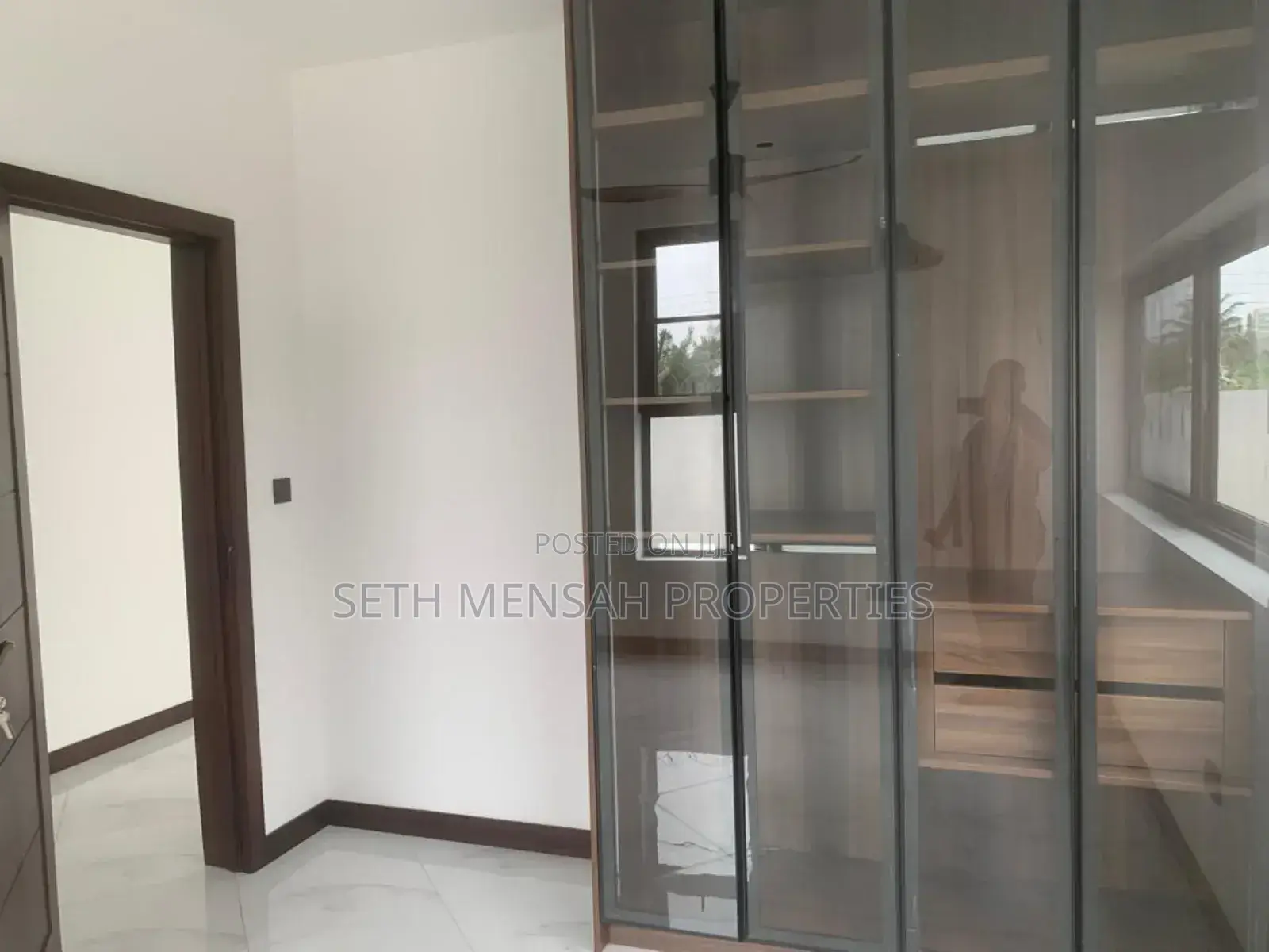 3bdrm House in Parakuo Estate Dome for sale