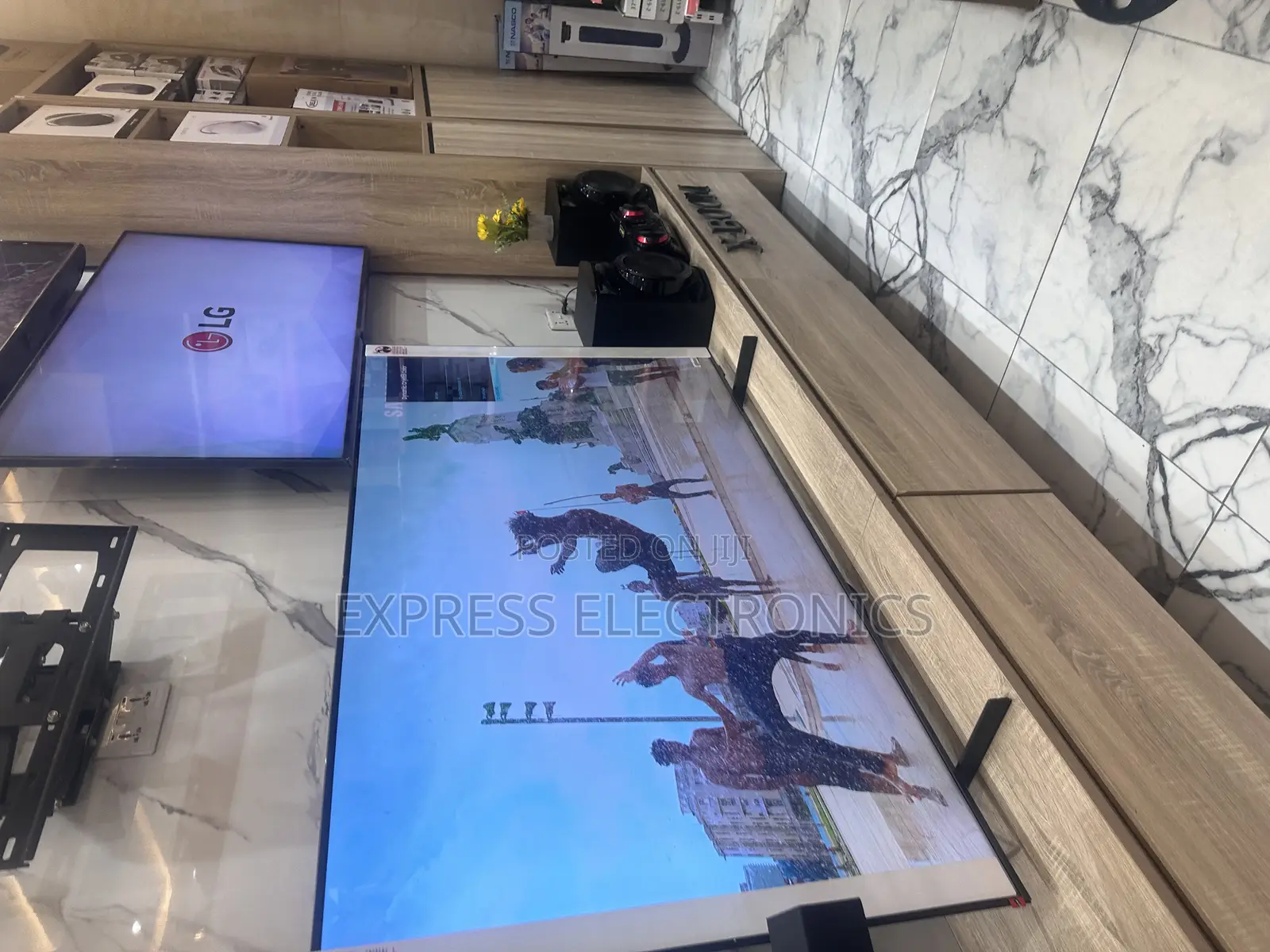 Purchase for 85Q60B ((QLED ). Samsung Televisions