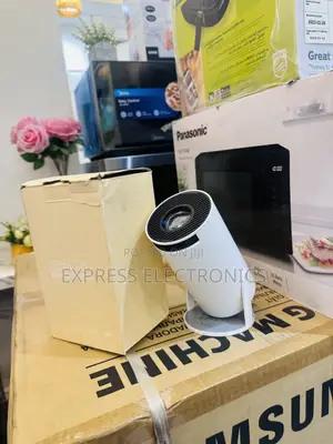 High Quality Sleek Ultra HD Led Source Projector