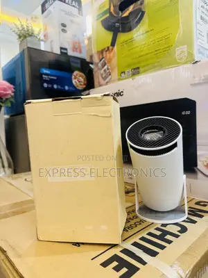 Easy to Operate Ultra HD Led Source Projector