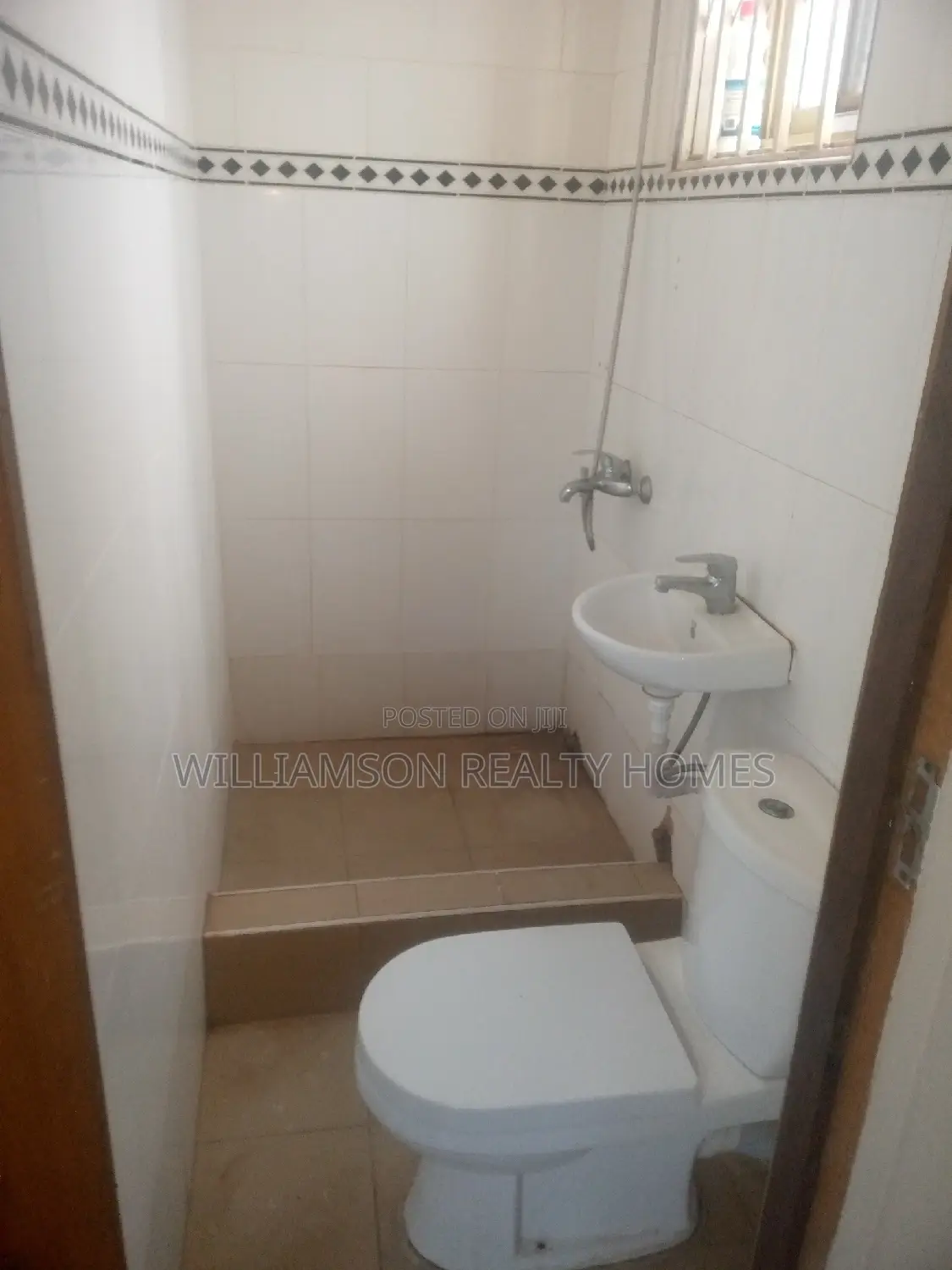2bdrm Apartment in Community 18 Area, Spintex for rent