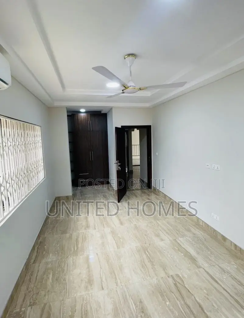 5bdrm House in Adenta for sale