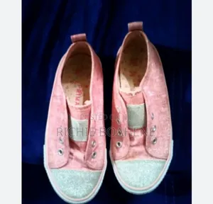 Girl Sneaker Euro Size 28 U.S 11