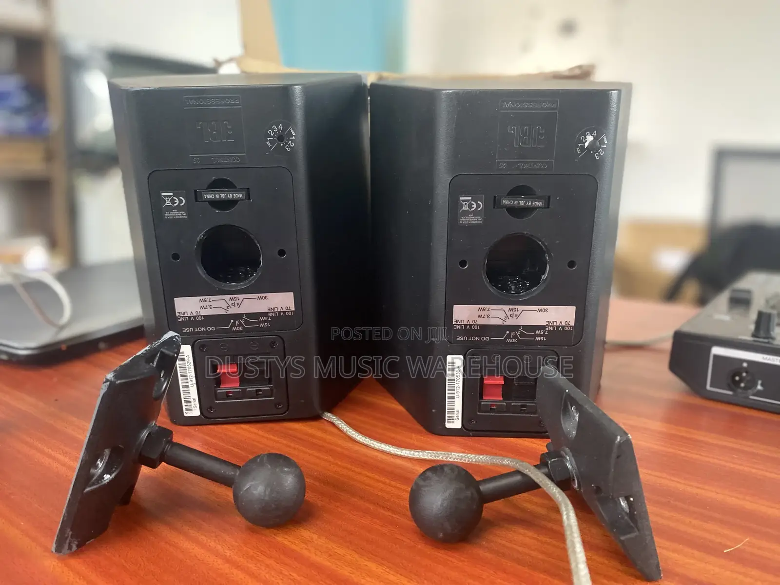 JBL Control 25T
