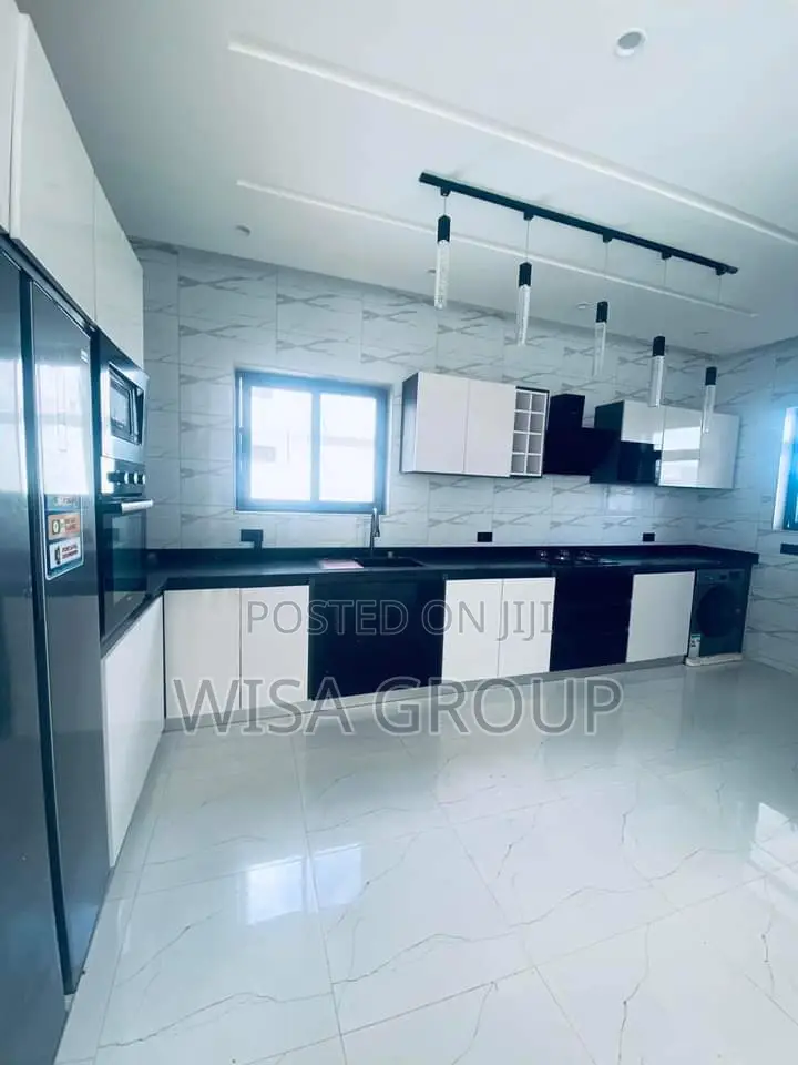 5bdrm Duplex in Wisa Groups, Accra Metropolitan for sale
