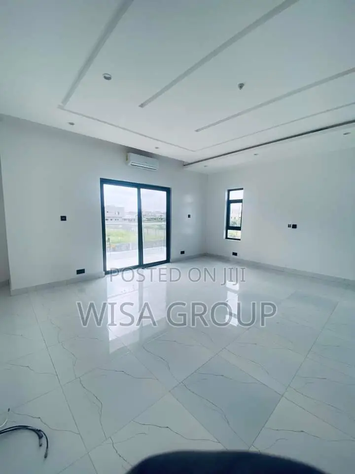 5bdrm Duplex in Wisa Groups, Accra Metropolitan for sale
