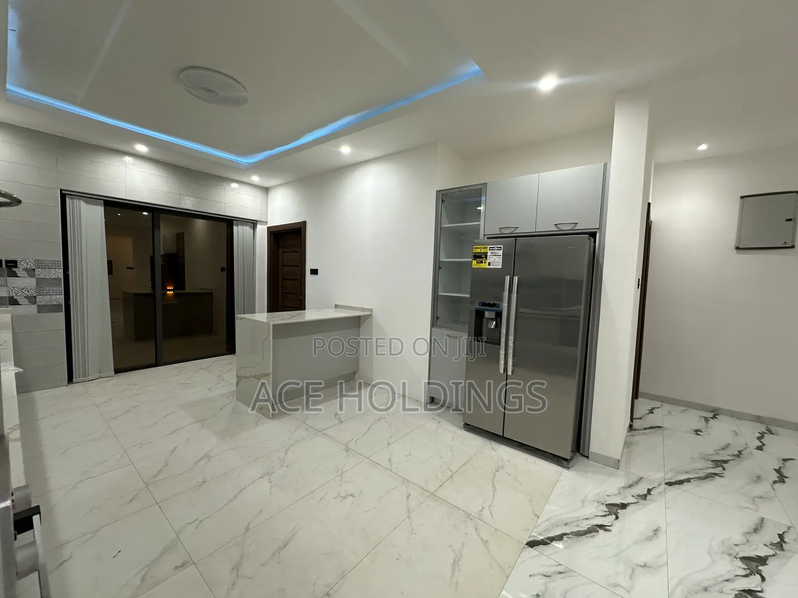 5bdrm Mansion in Botwe School for sale