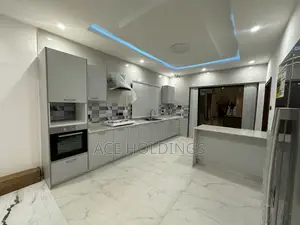 5bdrm Mansion in Botwe School for sale