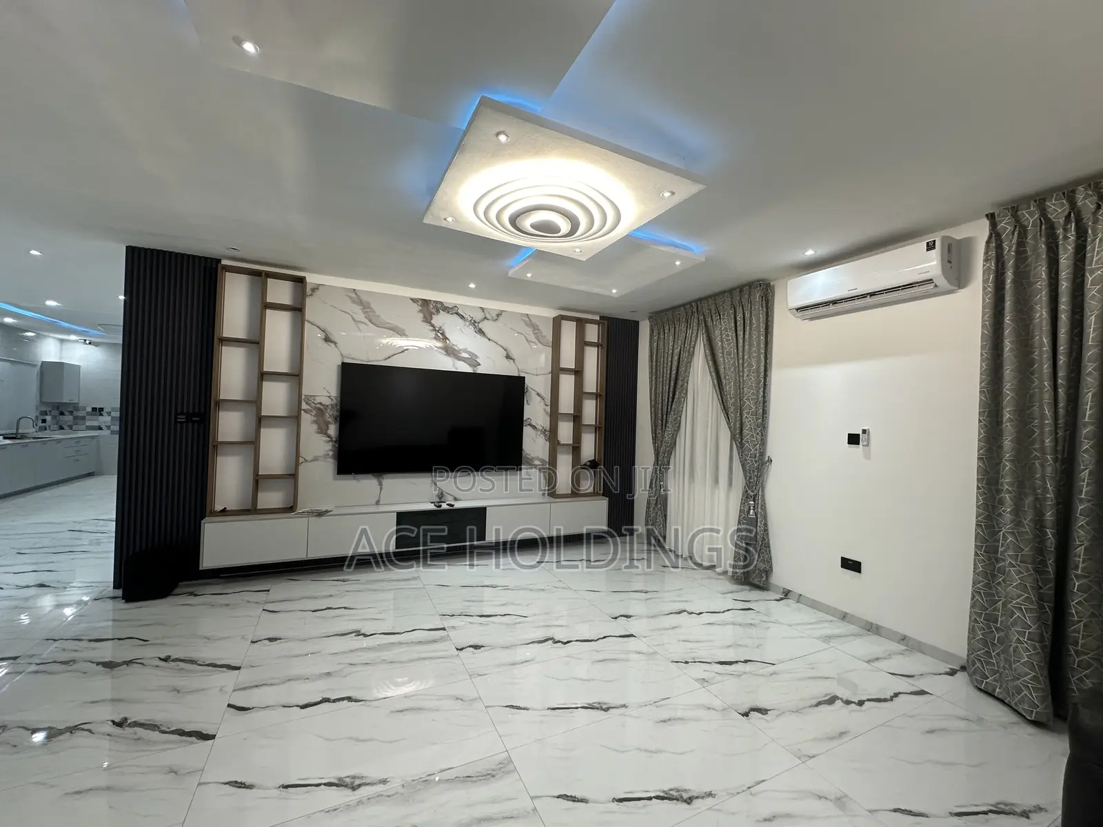 5bdrm Mansion in Botwe School for sale