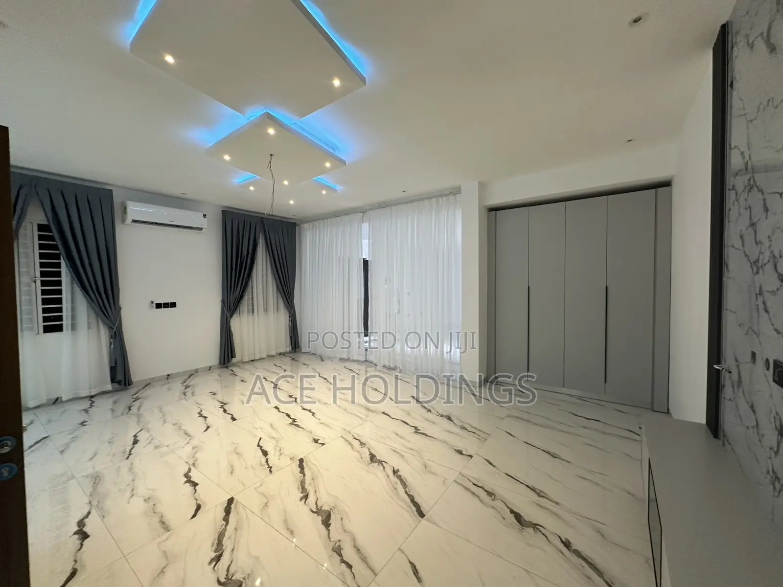 5bdrm Mansion in Botwe School for sale