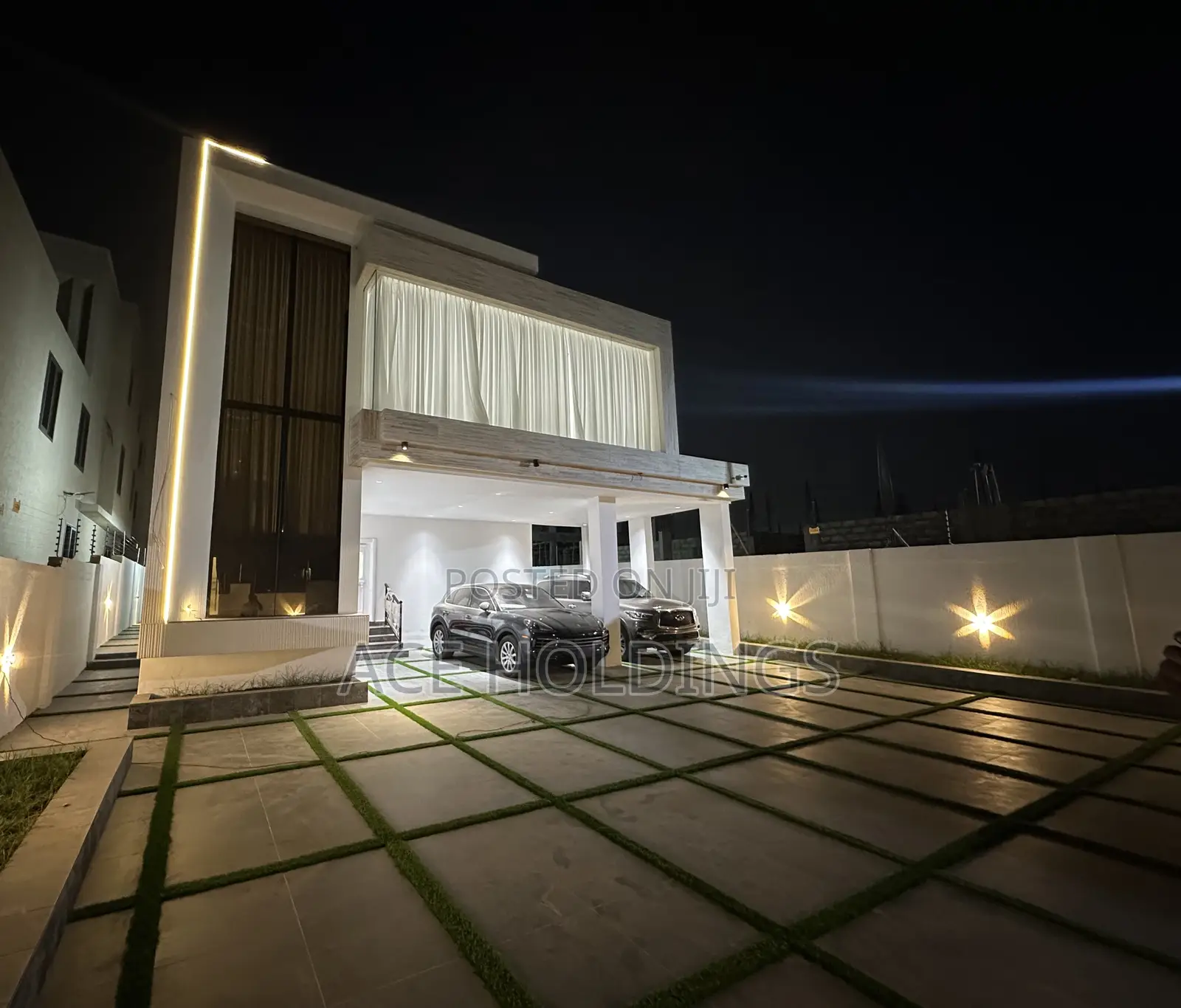 5bdrm Mansion in Botwe School for sale