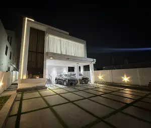 5bdrm Mansion in Botwe School for sale
