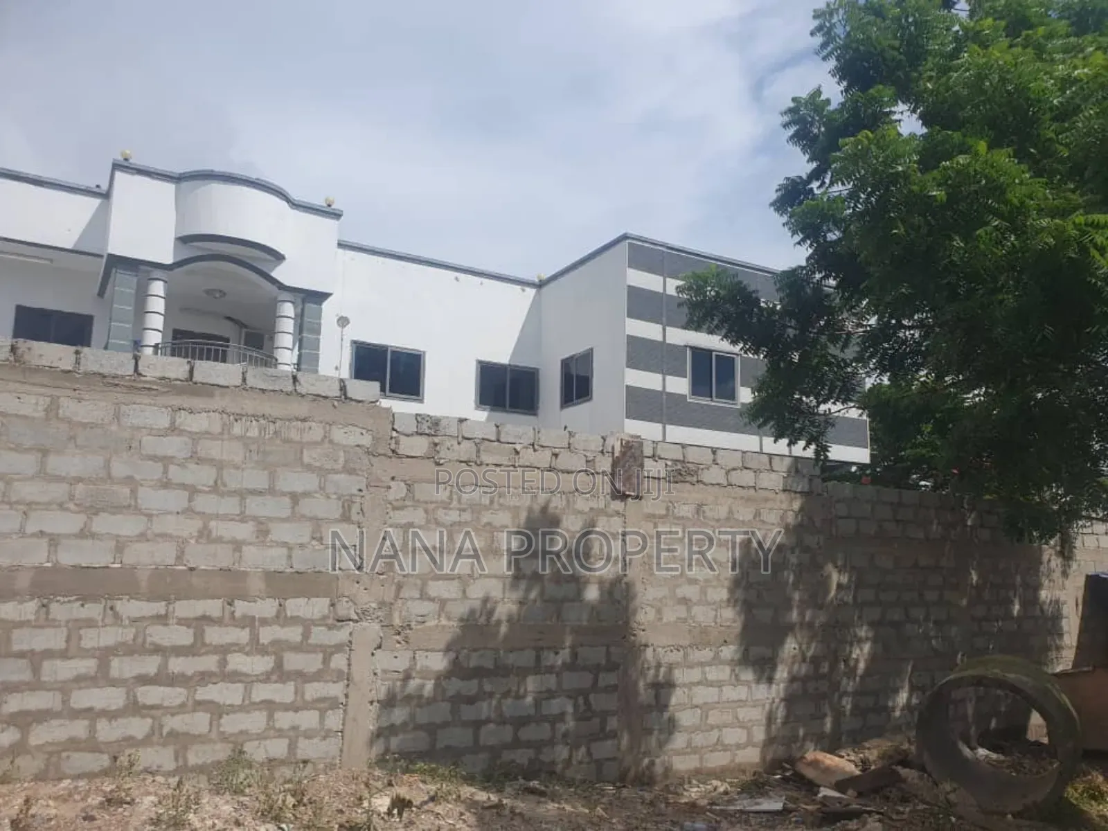 One Plot of Land for Sale Located at East Legon Ajingano