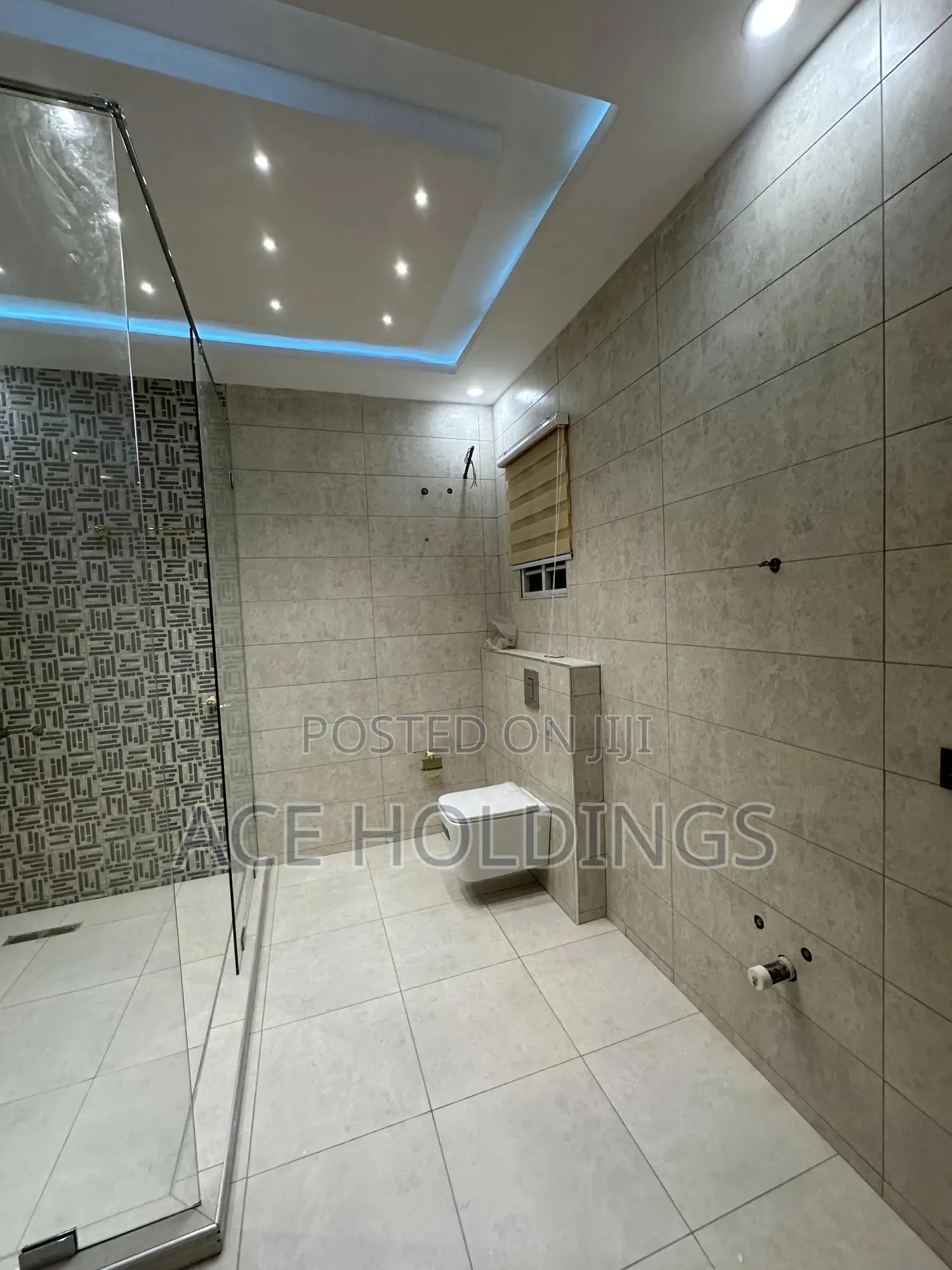 5bdrm Mansion in Botwe School for sale