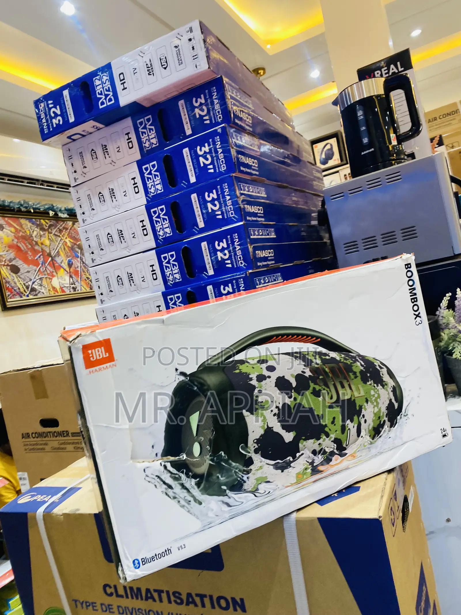 Affordable JBL Wireless Bluetooth Speaker(Boombox 3)5 W.