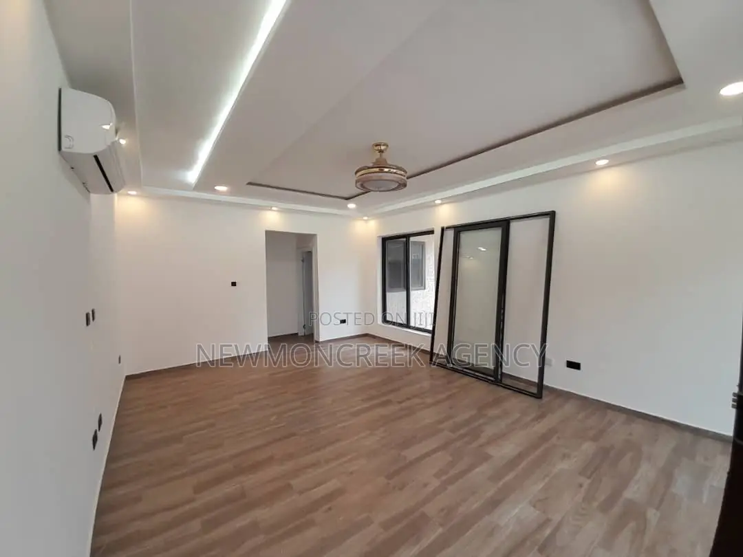 4bdrm Duplex in Haatso Main Road, Accra Metropolitan for sale