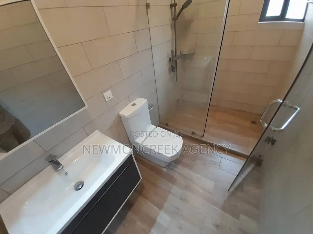 4bdrm Duplex in Haatso Main Road, Accra Metropolitan for sale